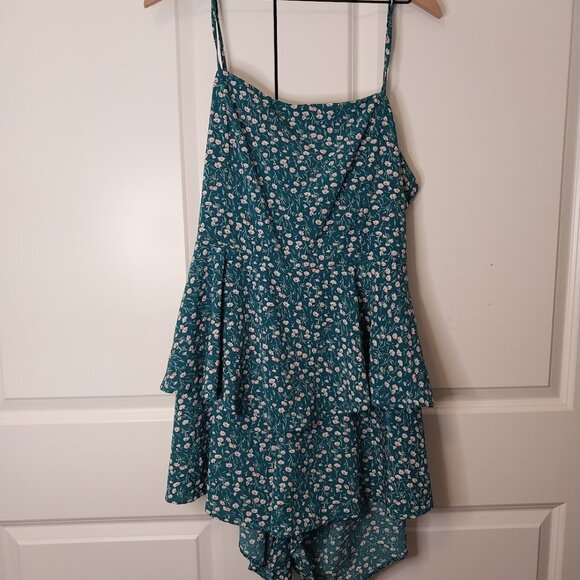 Shein Curve Flower Romper - Picture 2 of 7